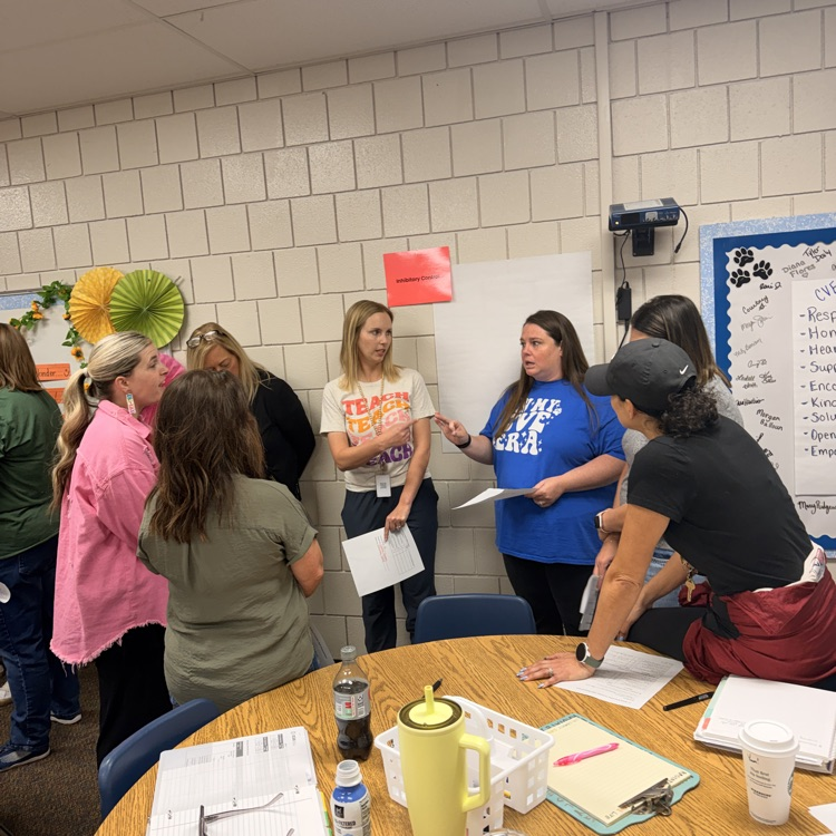 teachers collaborating 