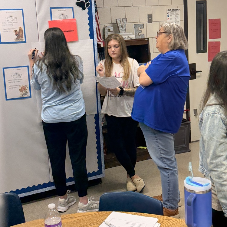 teachers collaborating 