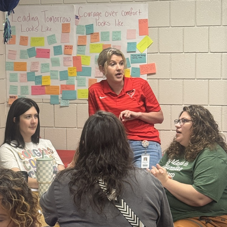 teachers collaborating 