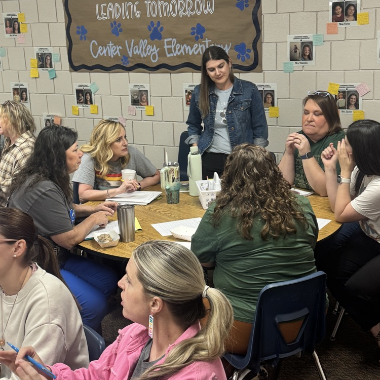 teachers collaborating 