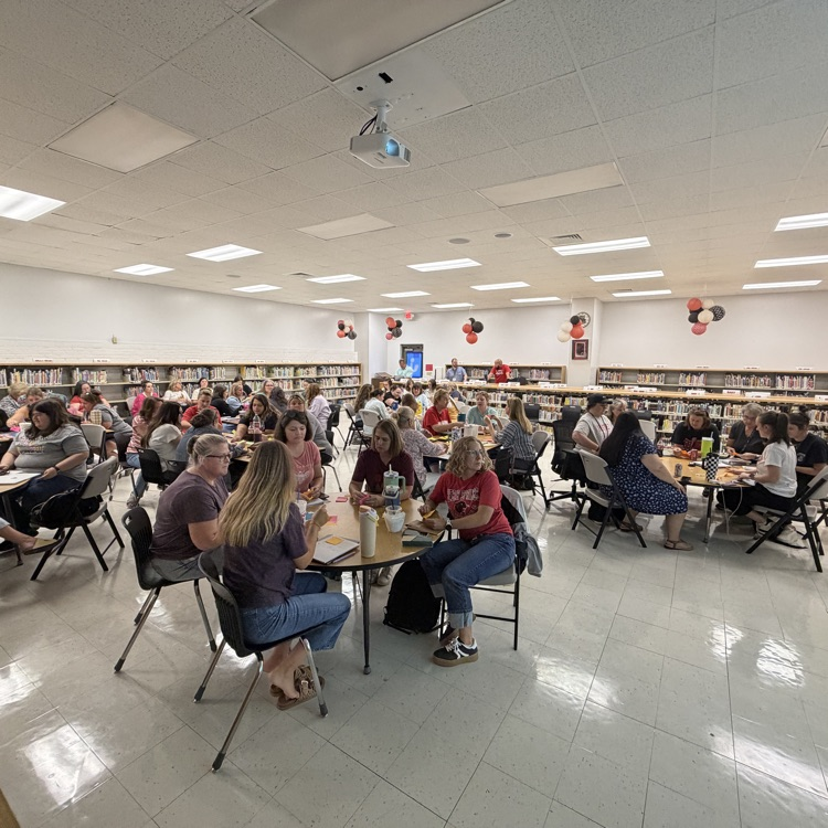 teachers collaborating 
