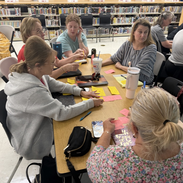 teachers collaborating 