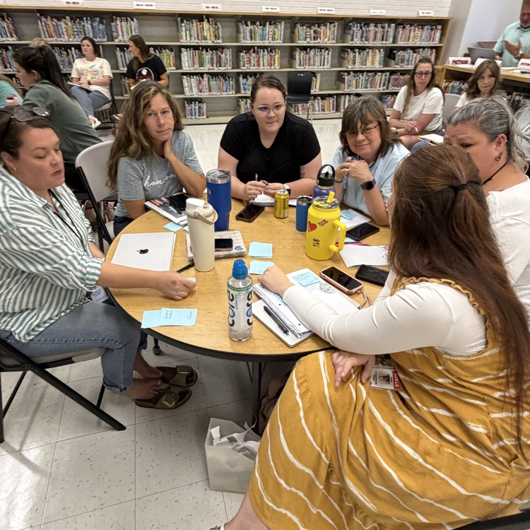 teachers collaborating 