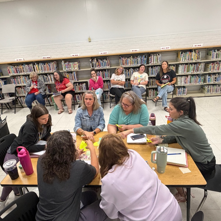 teachers collaborating 