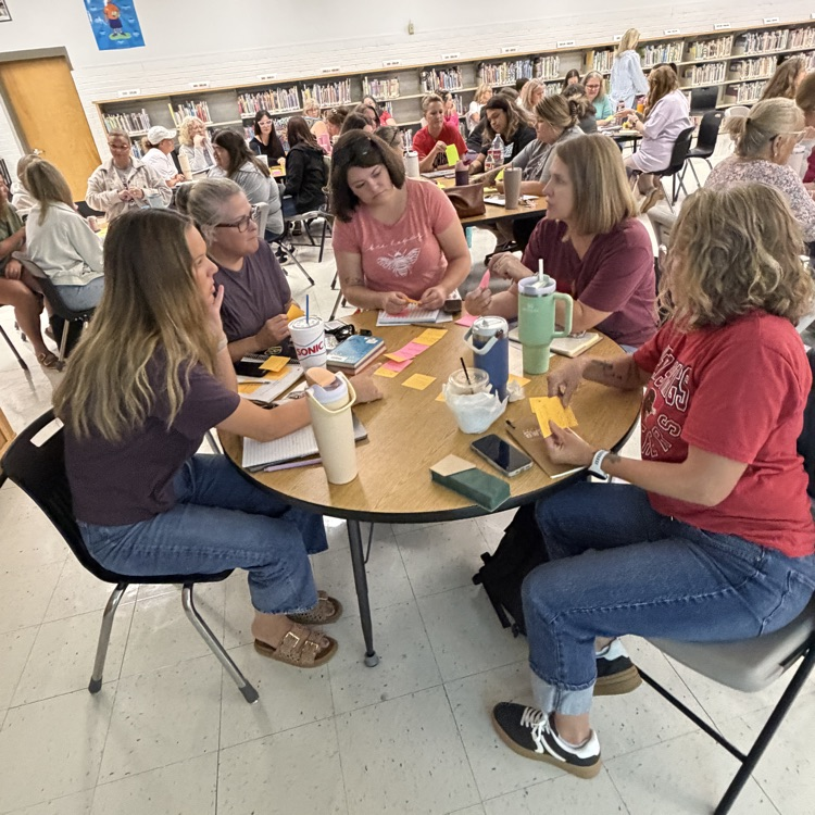 teachers collaborating 