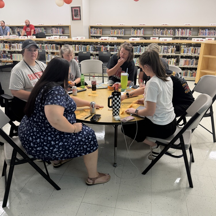 teachers collaborating 