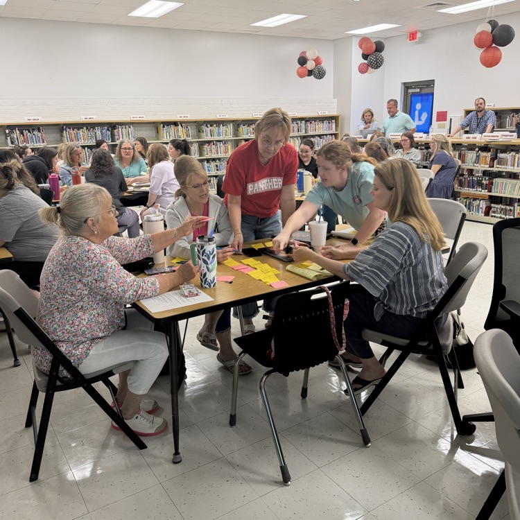 teachers collaborating 