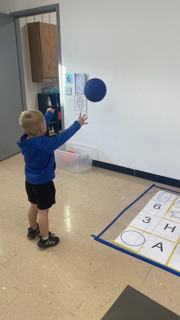 ball on the wall station 