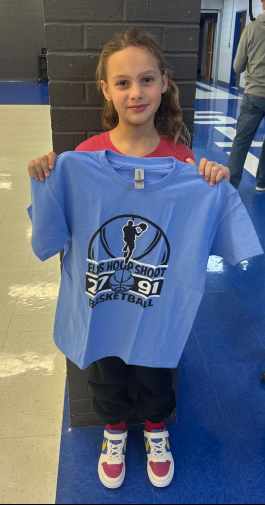 Delilah with her shirt