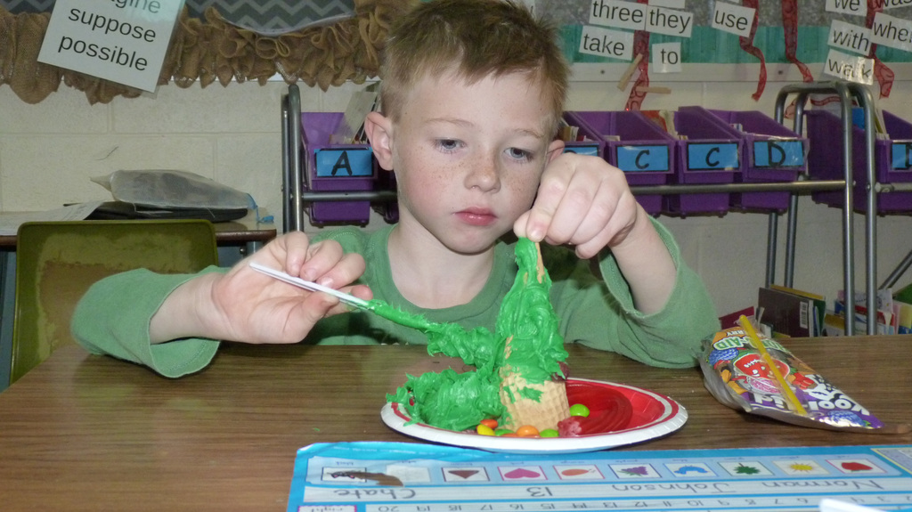 1st Grade Holiday Fun!