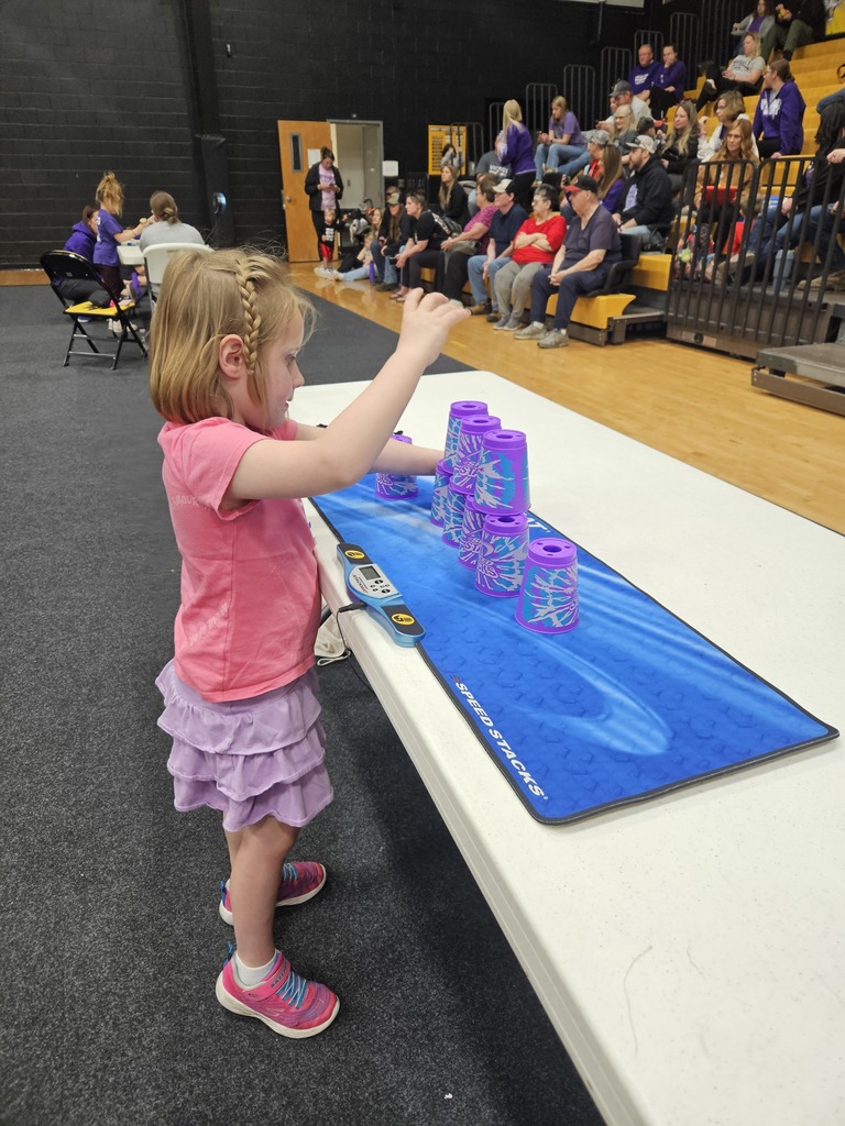 student cupstacking