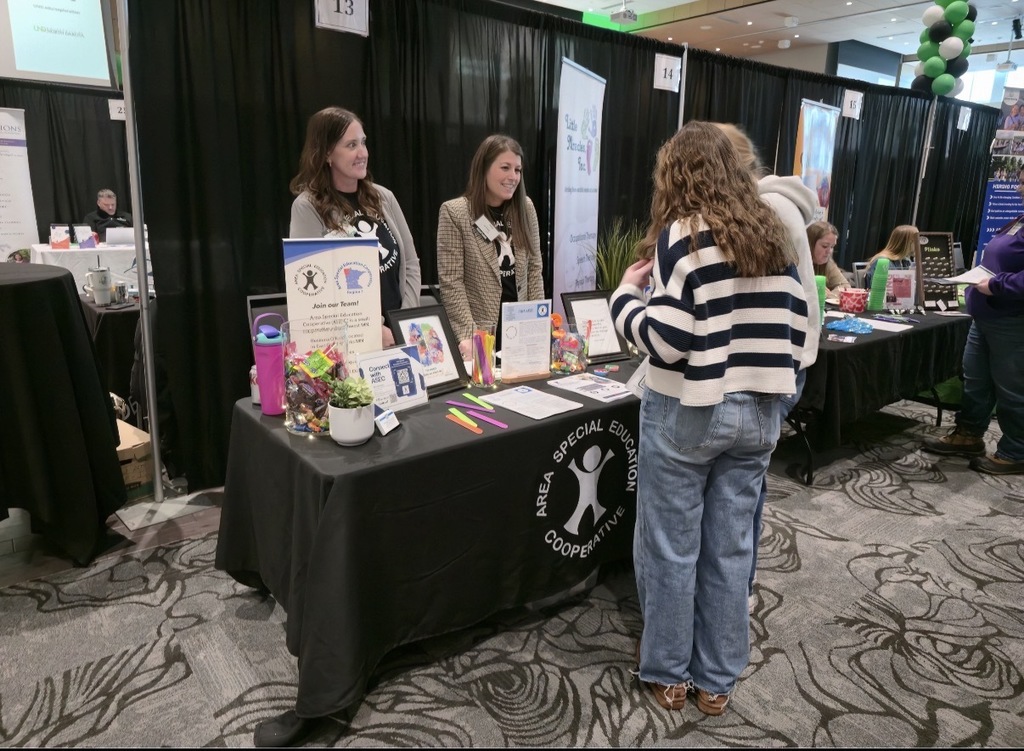 ASEC UND career expo, Tiffany, Cecily, Tanya