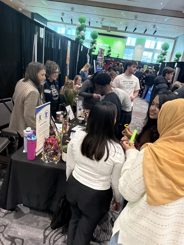 ASEC UND career expo, Tiffany, Cecily, Tanya