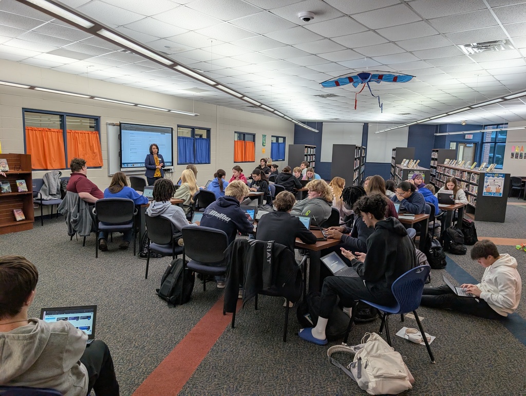 Heart of Illinois Community Foundation met with the Class of 2026 today.