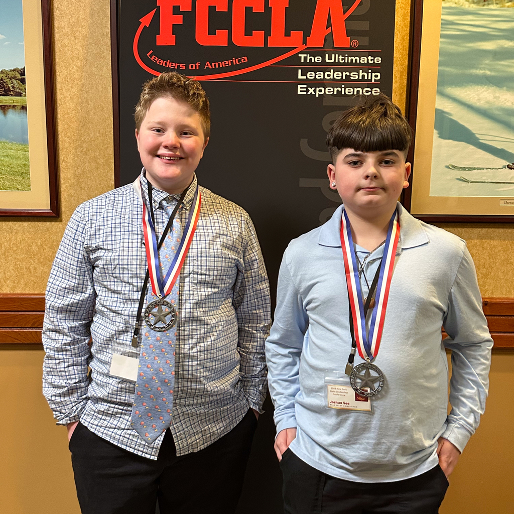 Two members of the LMS FCCLA chapter with silver medals