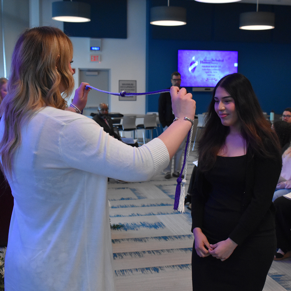 Vanessa Aguilar Perez receives her NTHS cords