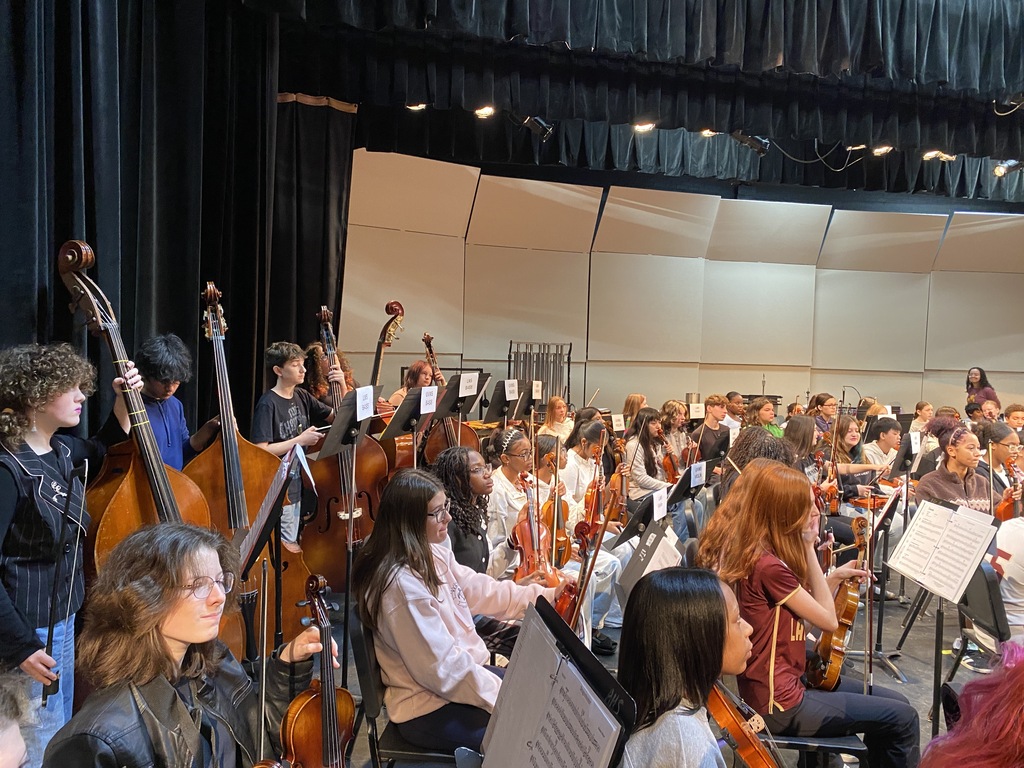 UVMS & LMS Students traveled to AHS to learn about music. 