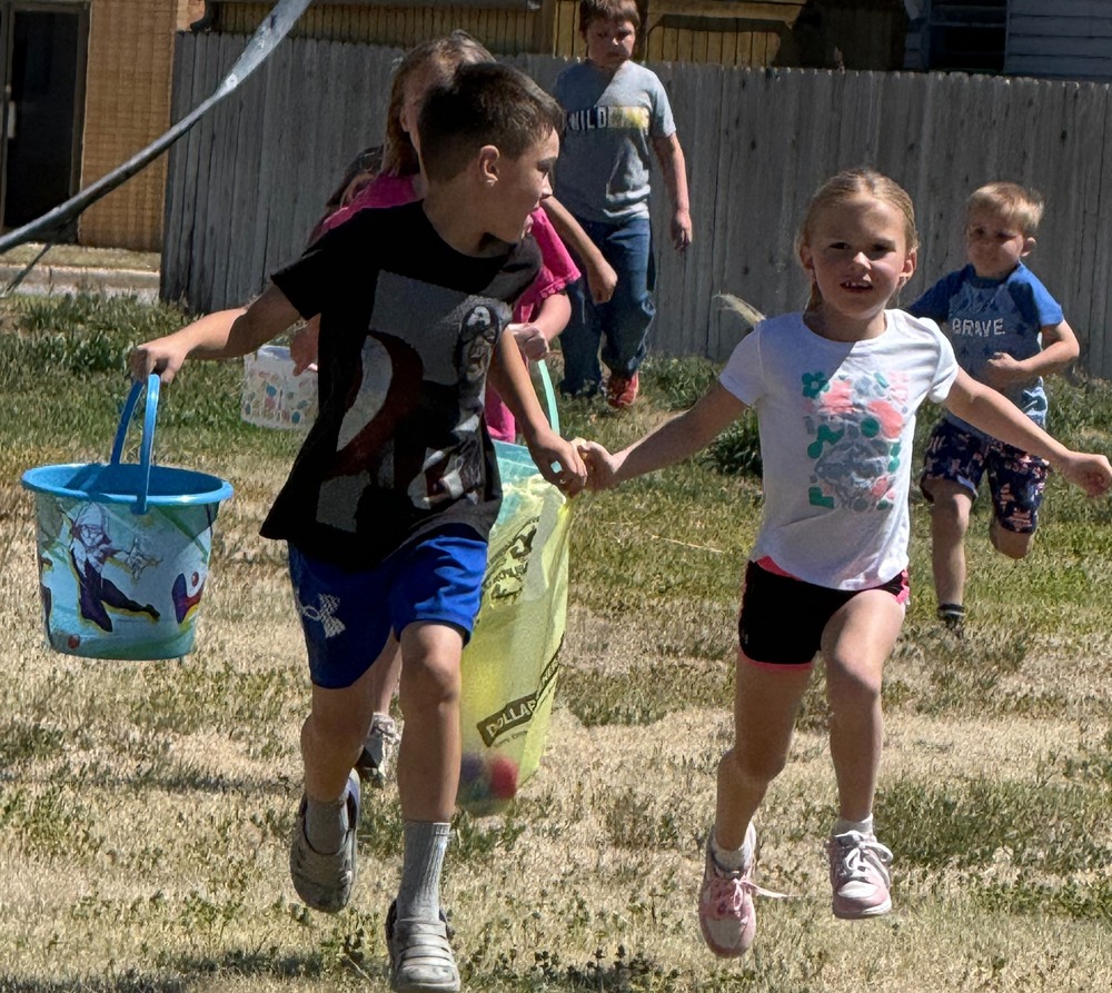Brantley Rumley and Scarlett Royal race to find the hidden eggs.