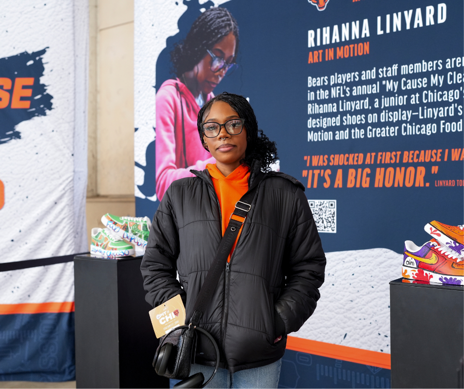 Rihanna Linyard photo