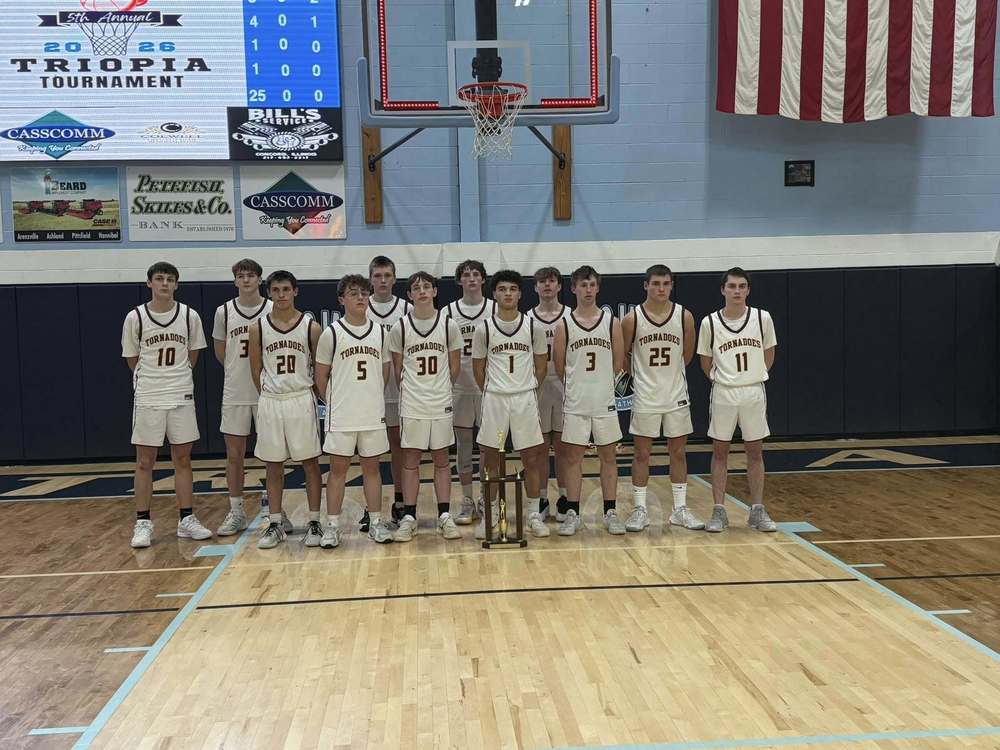 basketball athletes taking a group picture