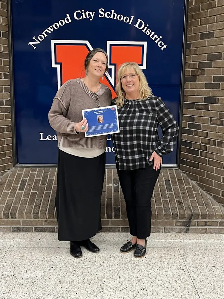 Amy Sumner and Principal Tina Acers