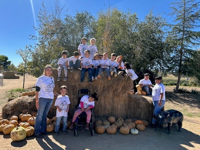 Kindergarten Group picture at Pumpkin Patch