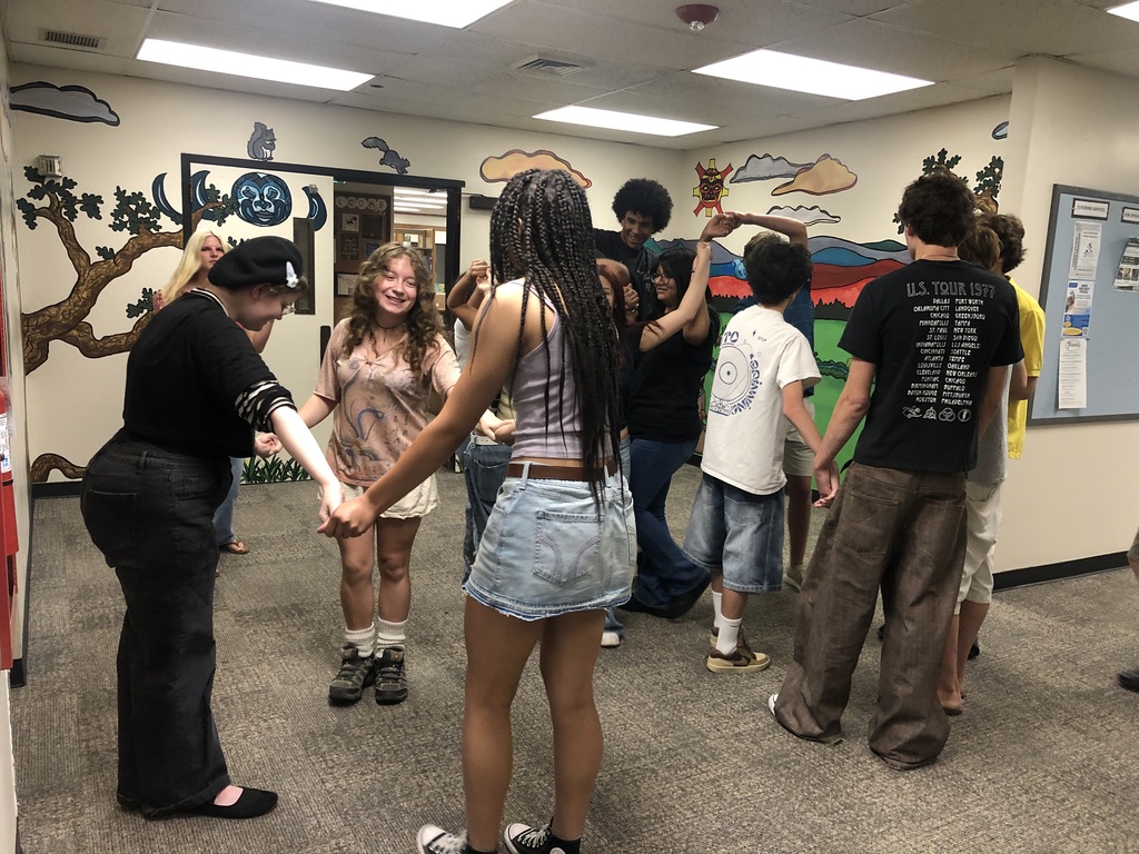 Human knots allow kids to work together and communicate as a team!