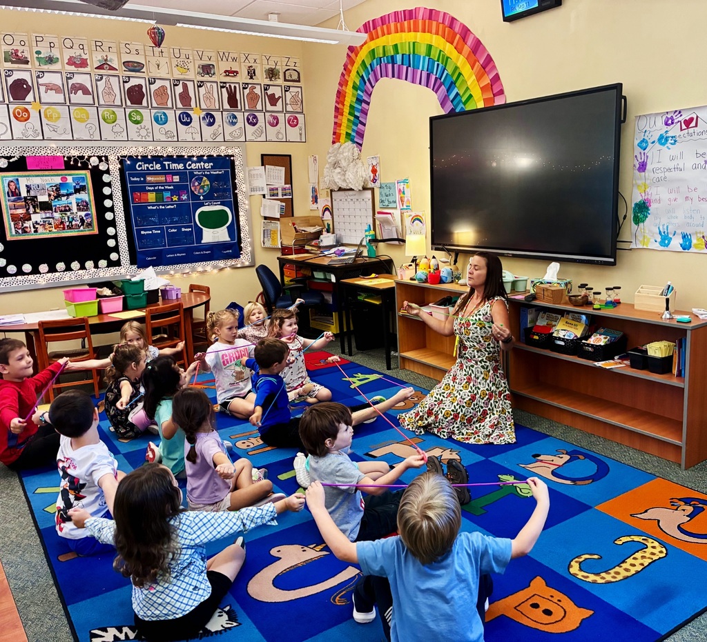 Randi Nash and her kinder class