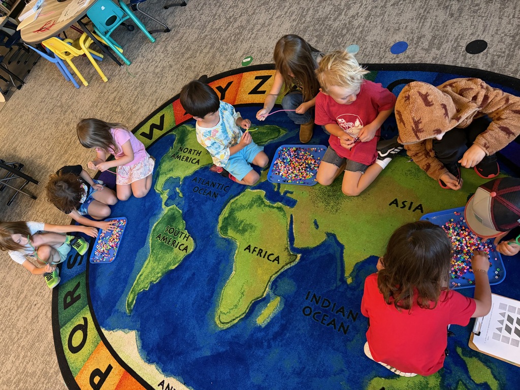 Kids building patterns