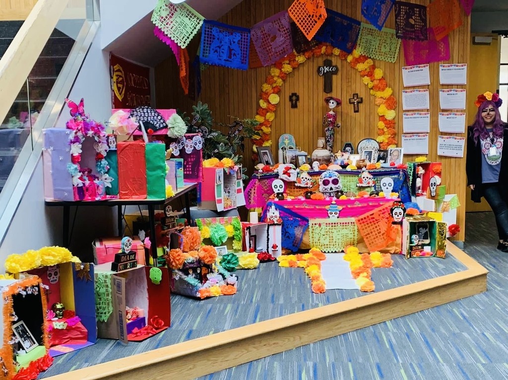 dia de los muertos decorations inside school