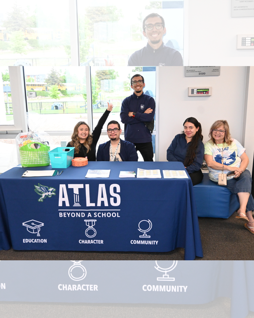 people smile with atlas table cloth
