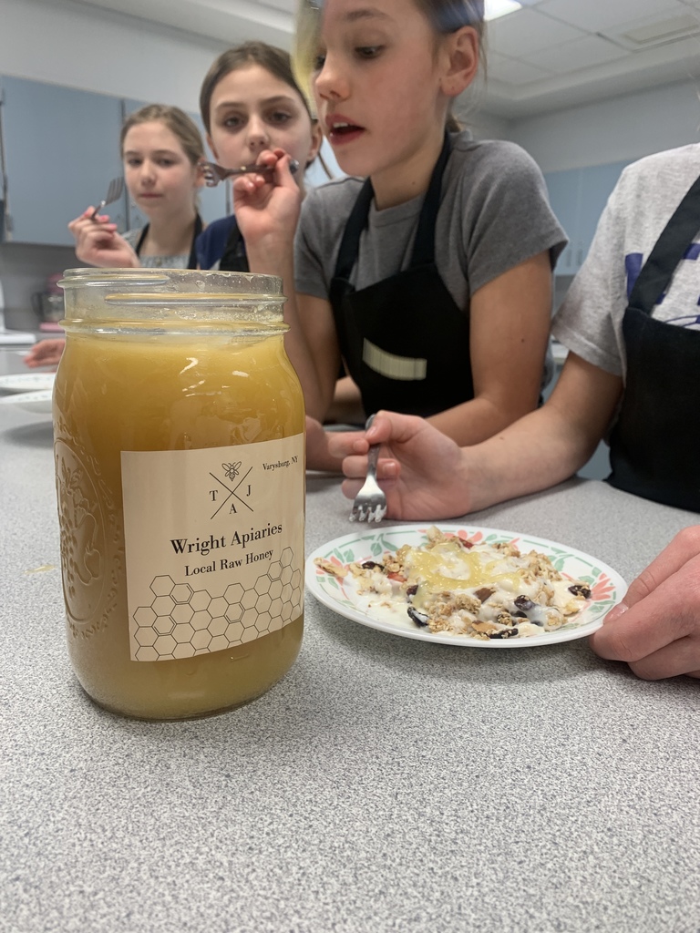 Scenes from our Fresh Connections Club’s March 25 meeting. 