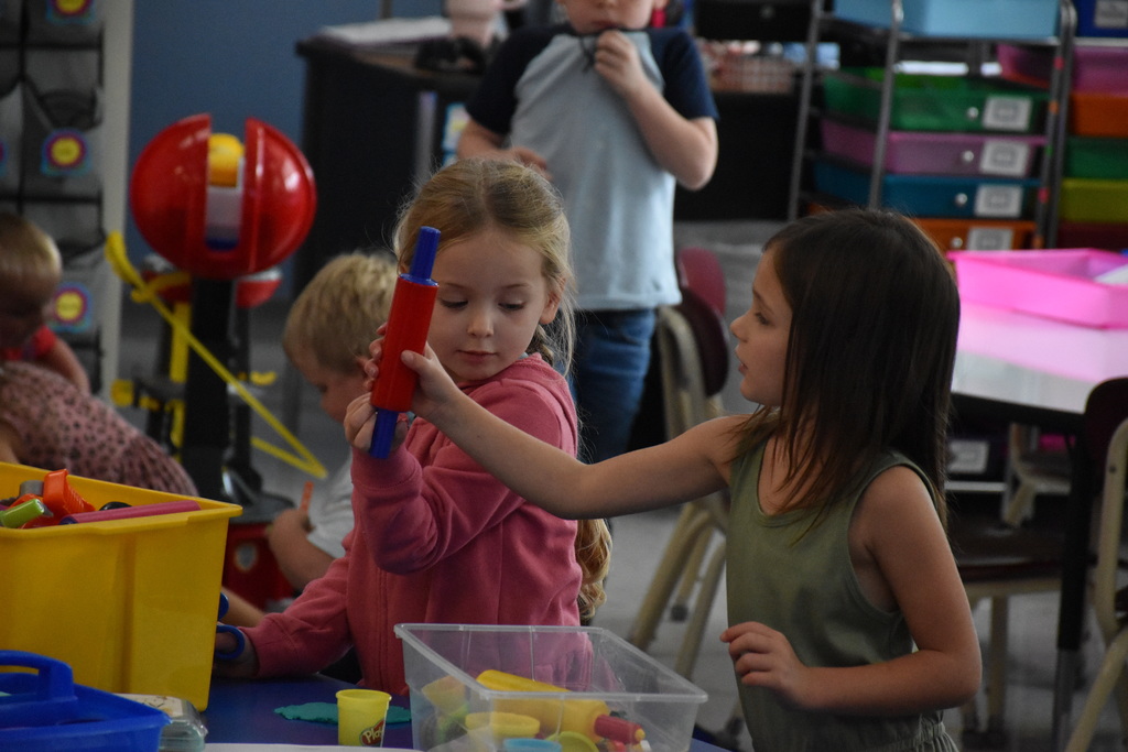 Scenes from Mrs. Vilagy’s, Mrs. Haniszewski’s, and Ms. Mapes’ class’s free time Thursday afternoon. 
