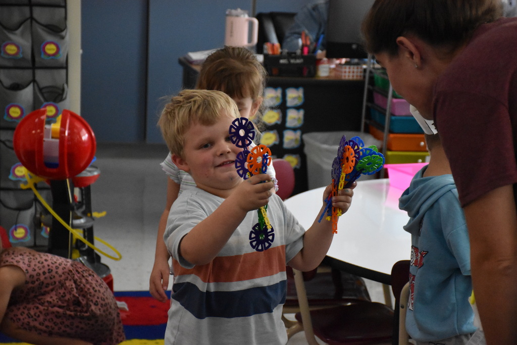 Scenes from Mrs. Vilagy’s, Mrs. Haniszewski’s, and Ms. Mapes’ class’s free time Thursday afternoon. 