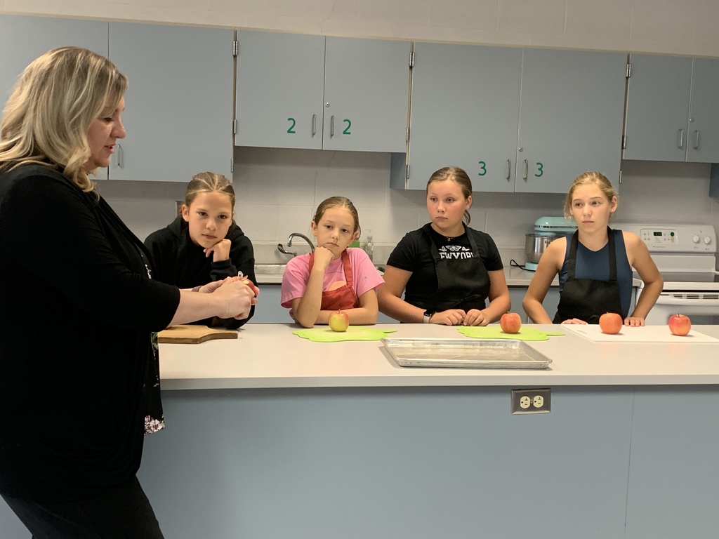 Scenes from our Fresh Connections Club’s Oct. 8 meeting. 