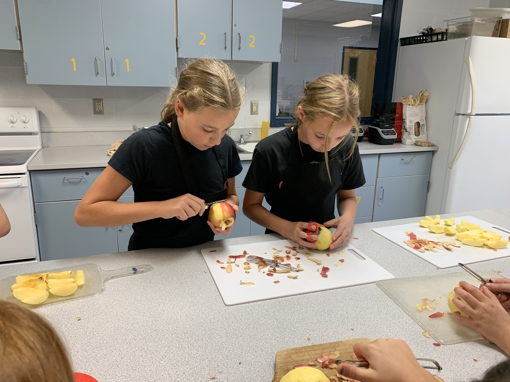 Scenes from our Fresh Connections Club’s Oct. 8 meeting. 