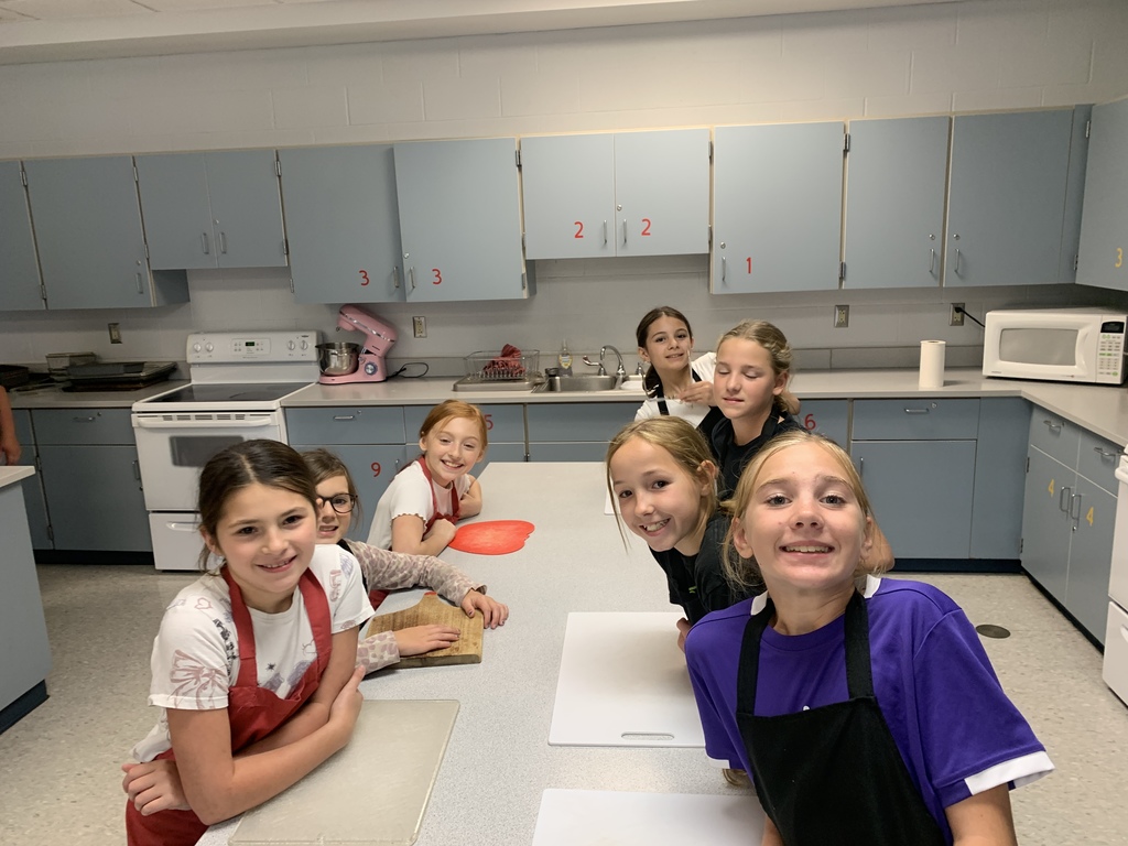 Scenes from our Fresh Connections Club’s Oct. 8 meeting. 