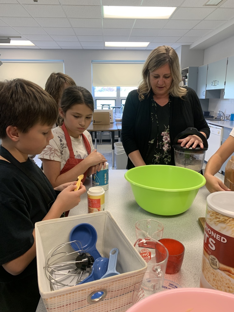 Scenes from our Fresh Connections Club’s Oct. 8 meeting. 