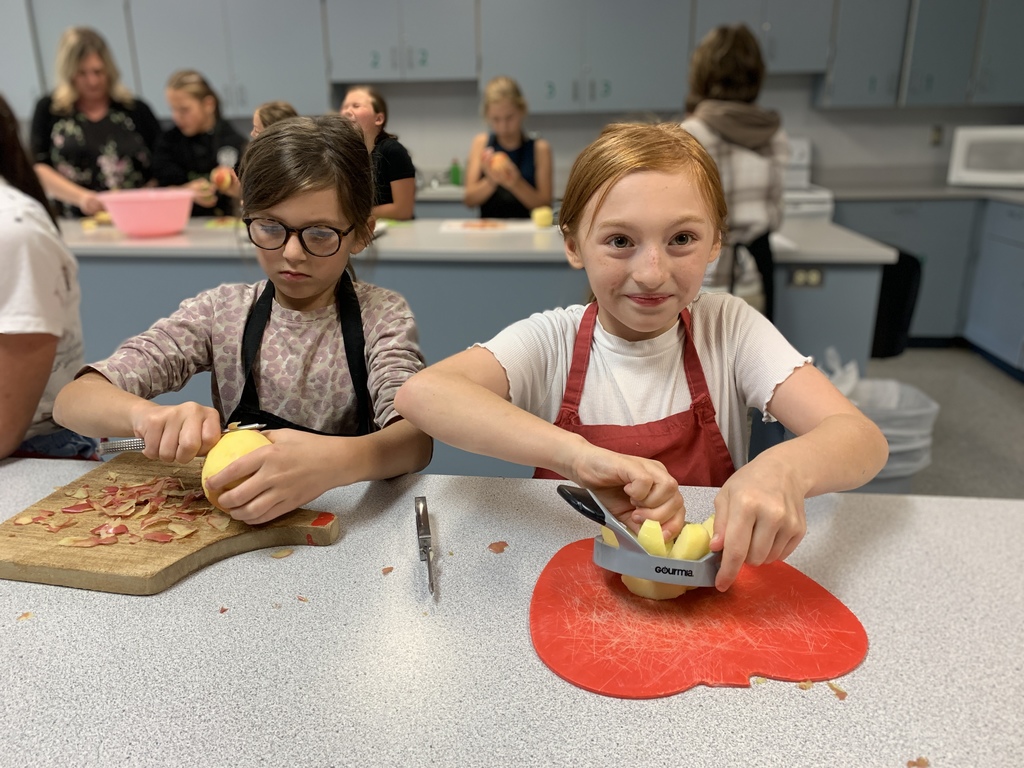 Scenes from our Fresh Connections Club’s Oct. 8 meeting. 