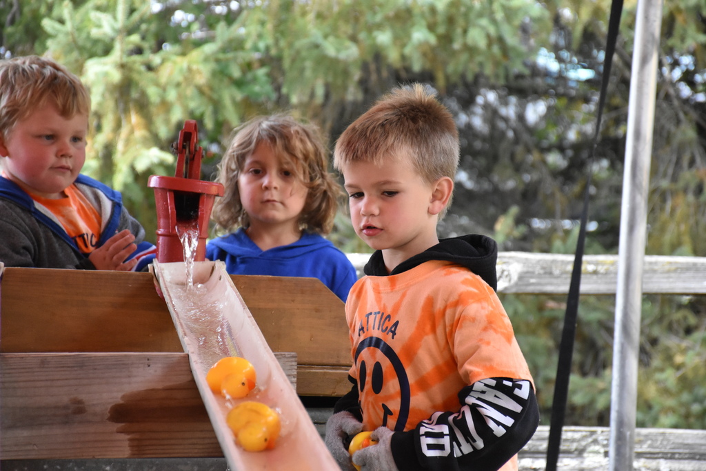 Scenes from our kindergarteners’ field trip to Stokoe Farms Thursday. 