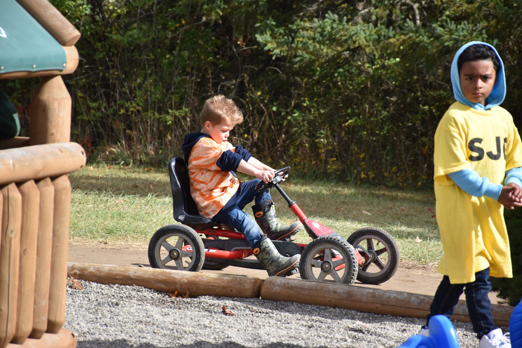 Scenes from our kindergarteners’ field trip to Stokoe Farms Thursday. 