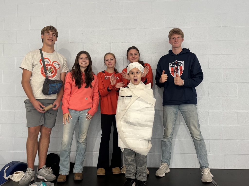 Scenes from our Best Buddies chapter’s Halloween hangout last week. 