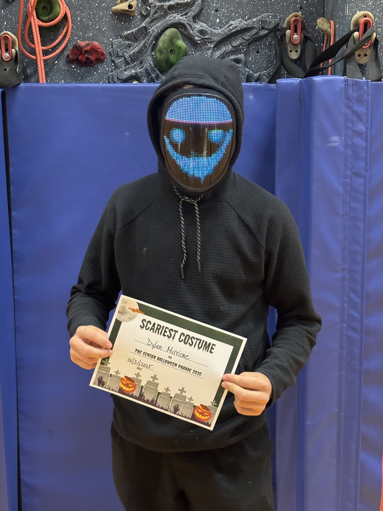 High school costume contest winners) 