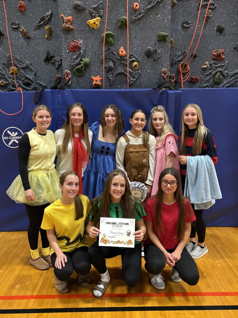 High school costume contest winners) 