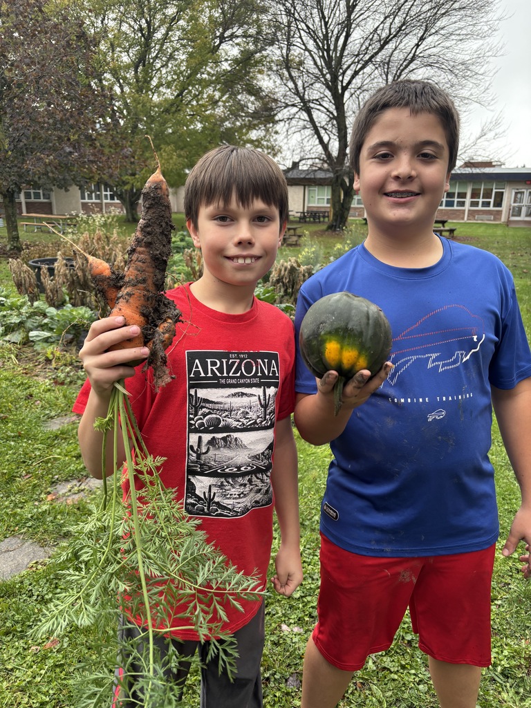 Scenes from our Oct. 30 Fresh Connections Club meeting. 