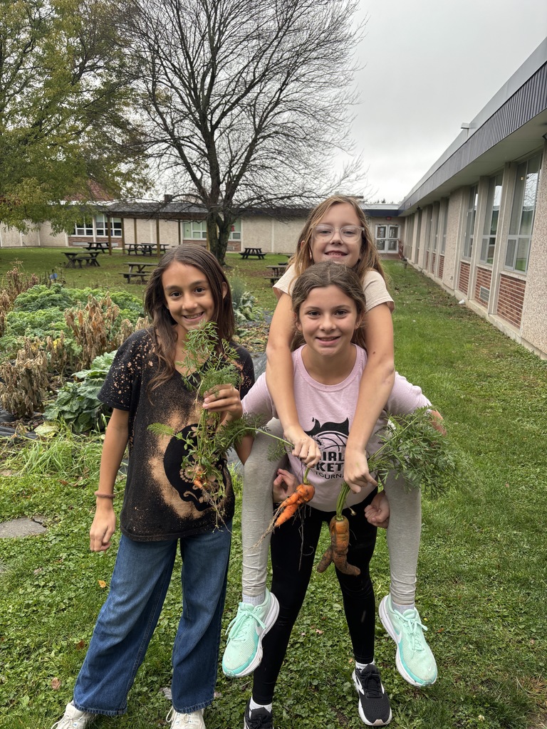 Scenes from our Oct. 30 Fresh Connections Club meeting. 