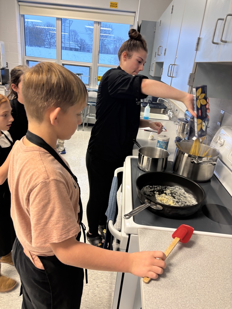 Scenes from our Fresh Connections Club’s Nov. 10 meeting. 