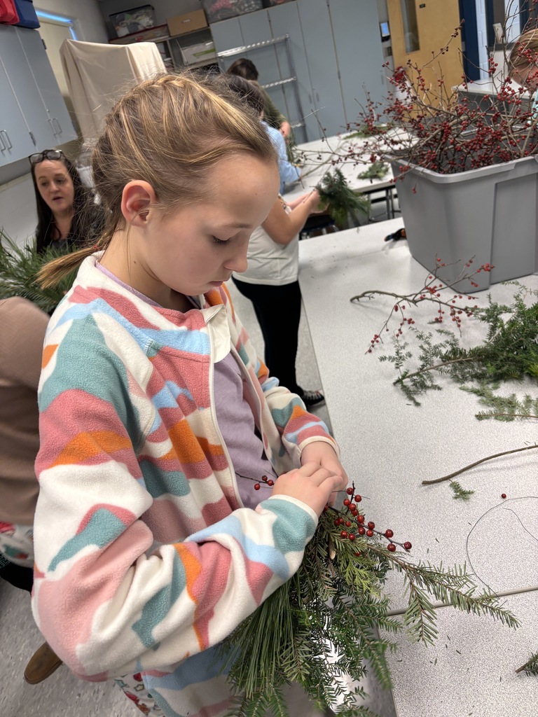 Scenes from our Fresh Connections Club’s wreath-making activity Dec. 10. 