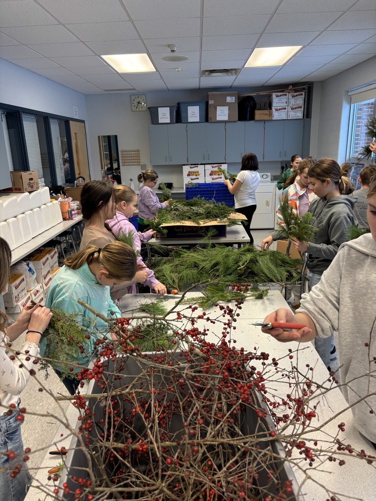 Scenes from our Fresh Connections Club’s wreath-making activity Dec. 10. 