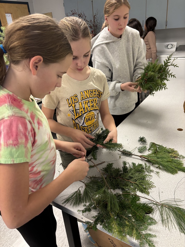 Scenes from our Fresh Connections Club’s wreath-making activity Dec. 10. 
